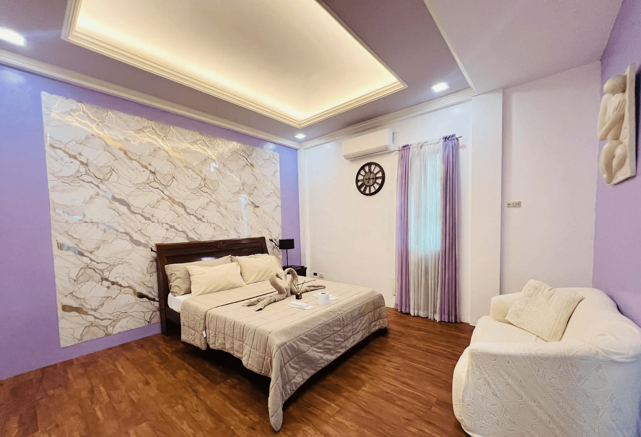 Queen suite